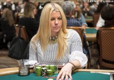 Жена Криса Мурмана выиграла в покерном турнире 50 000$