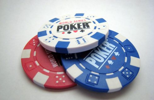 Где играть в покер без регистрации с реальными людьми
